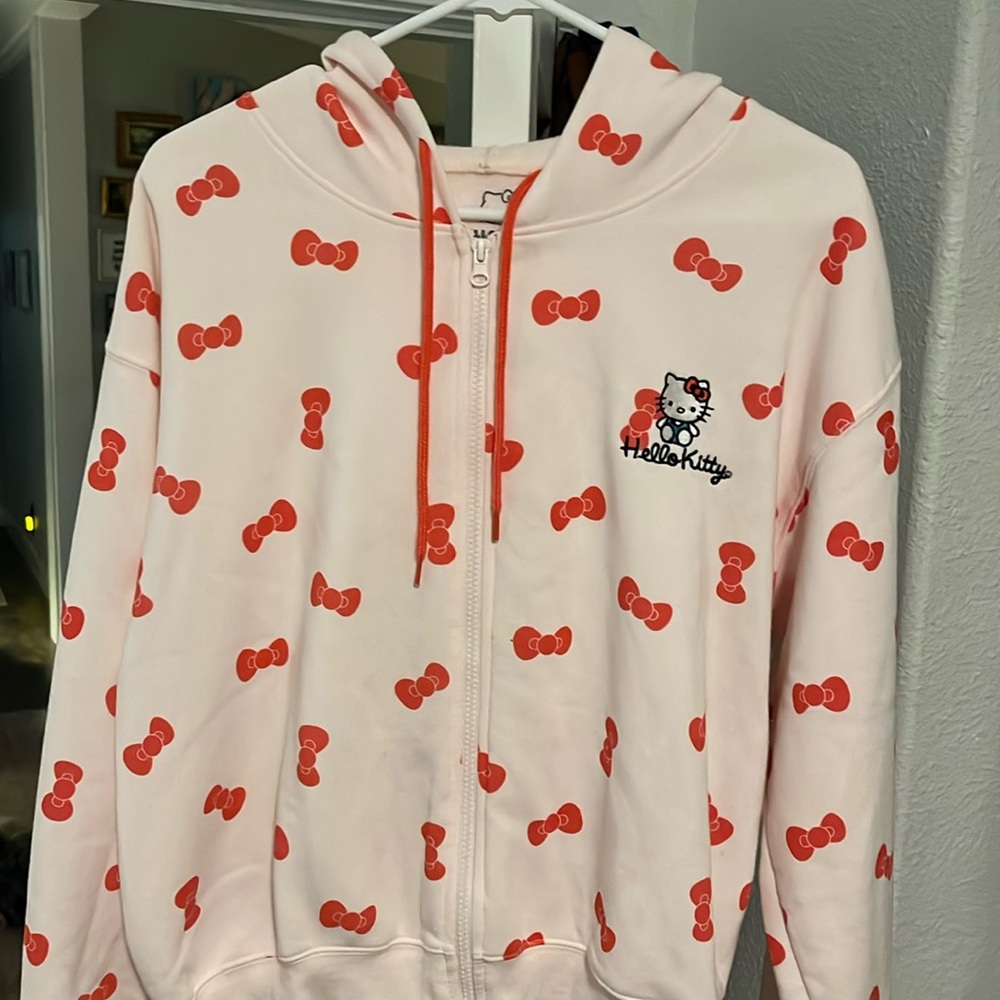 Hello Kitty hoodie Size: M